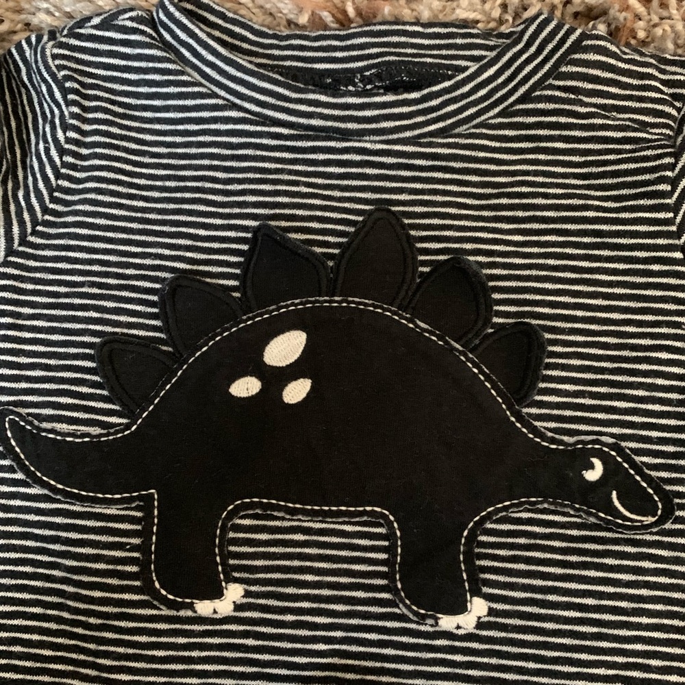 Carter’s Matching Set - Picture 3 of 4